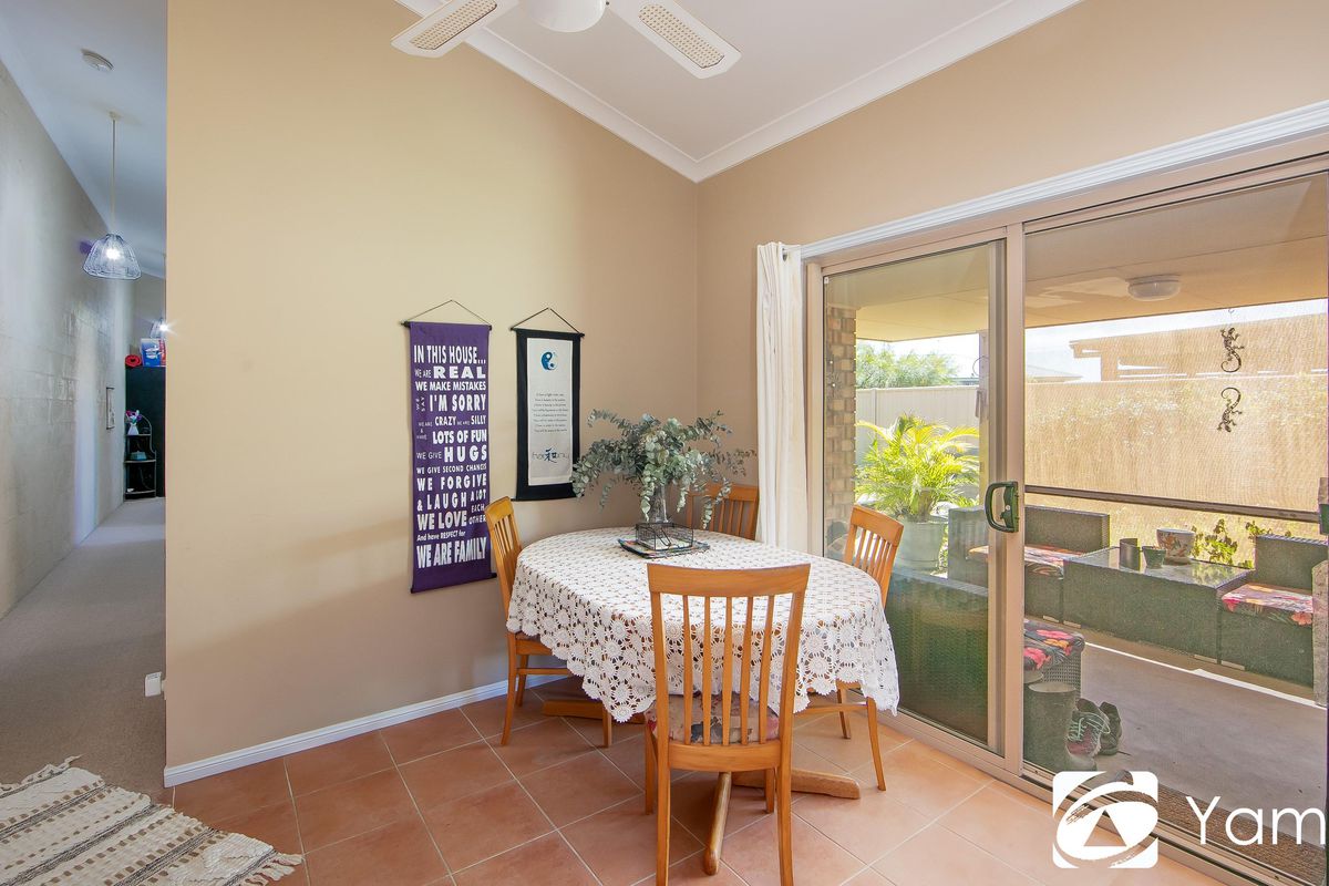 2 / 5 Amber Close, Townsend