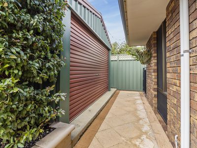 16 Nicholls Crescent, Bull Creek