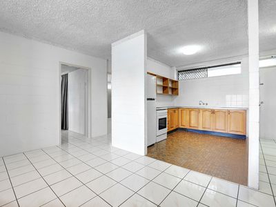 17/186 Lake St, Cairns North
