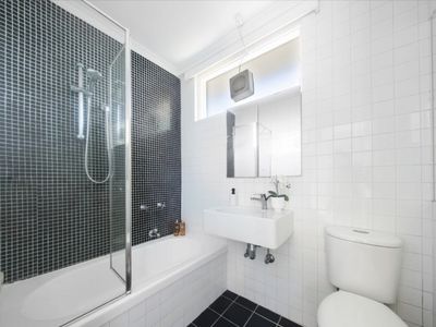 7 / 2 Pozieres Avenue, Elwood