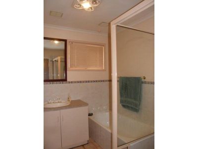 6 Klondyke Place, Newman