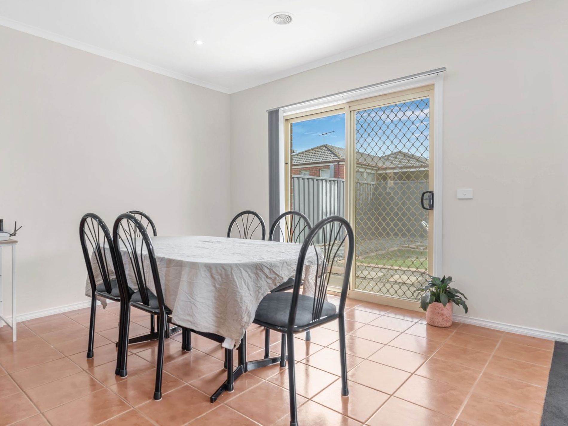 5 French Crescent, Caroline Springs