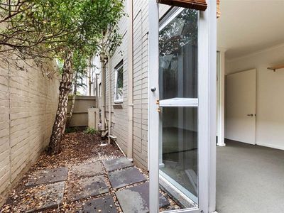 2 / 128 Donald Street, Brunswick