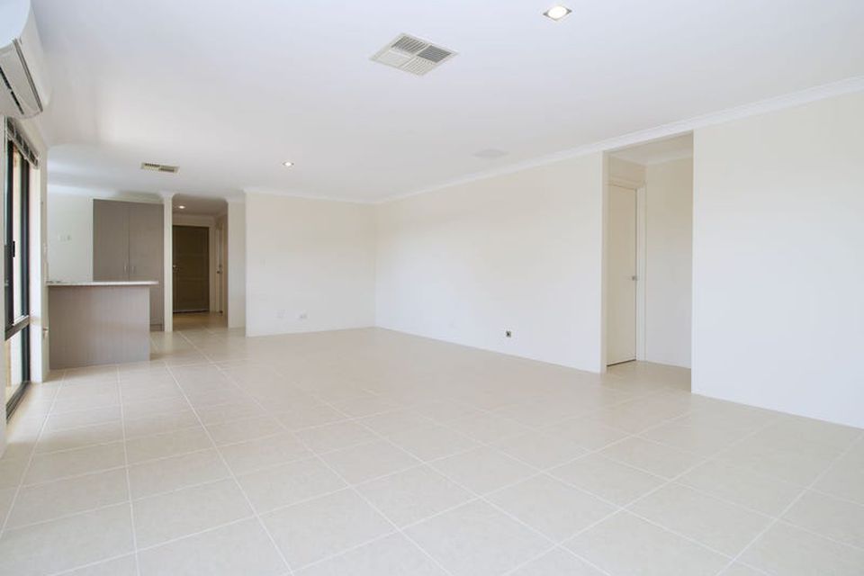 24 Almond Avenue , Shoalwater