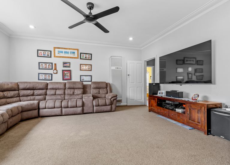 37 Waterford Avenue, Portland