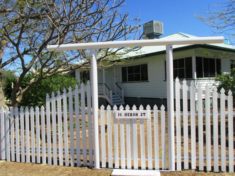 16 Heron Street, Longreach