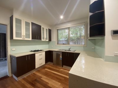 2 / 29 Simpson Drive, Mount Waverley