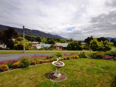 12 Arthur Street , Mount Beauty