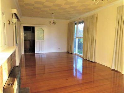 124 Huntingdale Road, Mount Waverley
