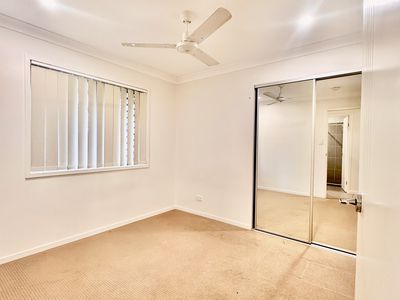 1 / 22 Berry Street, Caboolture South