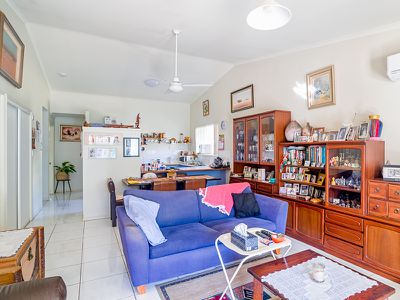 8 / 77-81 FRESHWATER STREET, TORQUAY QLD 4655, Torquay