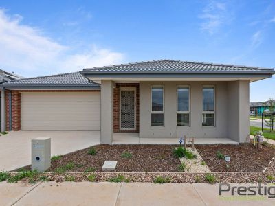 4 Artfield Drive, Werribee