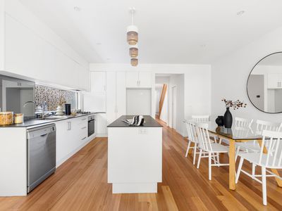 19 Russell Place, Williamstown