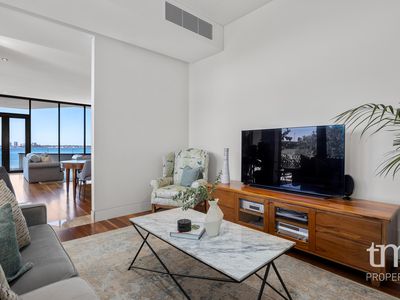 9 / 8 Mounts Bay Road, Crawley