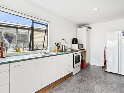 276 Sturges Road, Henderson