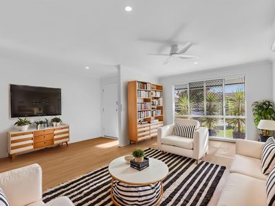 1/3 Rose Crescent, Fitzgibbon