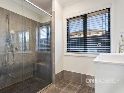 104 Broughton Avenue, Tullimbar