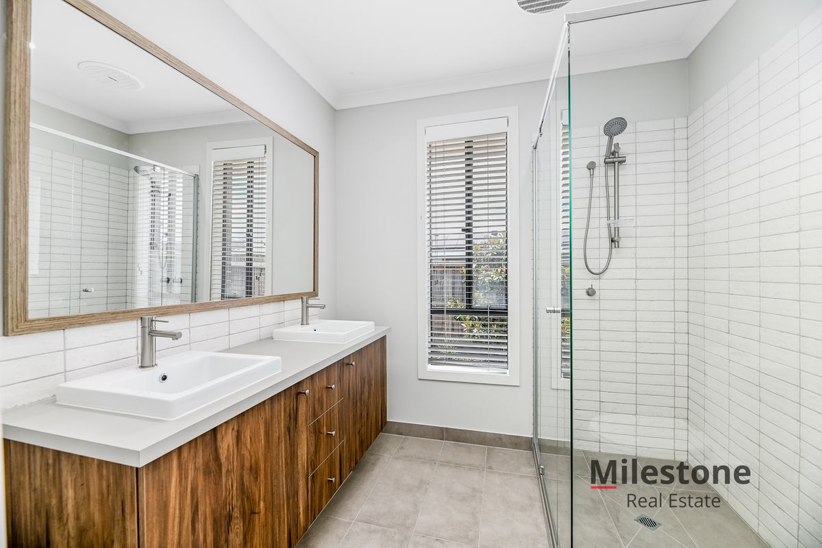 17 King Parrot Blvd, Drouin