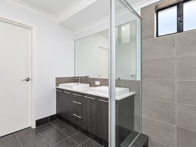 66 Destino Loop, Southern River