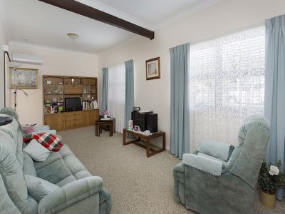 65 Lake Entrance Road, Oak Flats