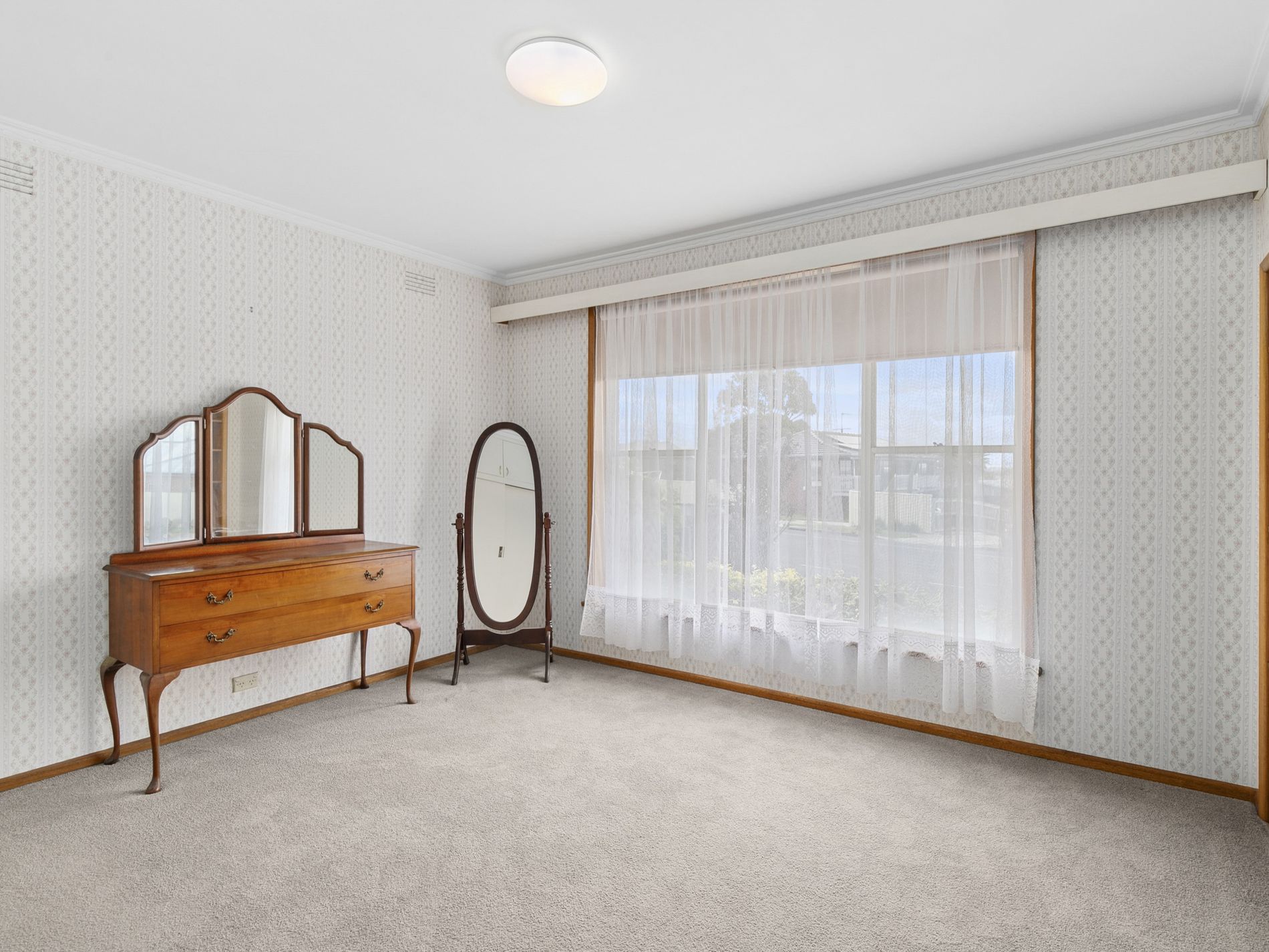 98 Kensington Road, Leopold