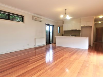 1 / 52 Mount Street, Glen Waverley