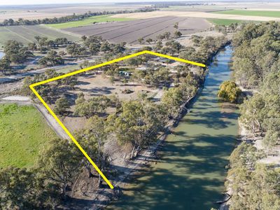 8687 Pretty Pine Road, Moulamein
