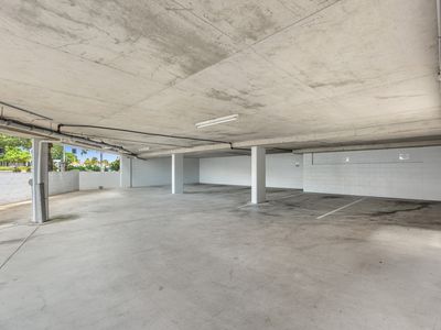 1 / 426 Logan Road, Stones Corner