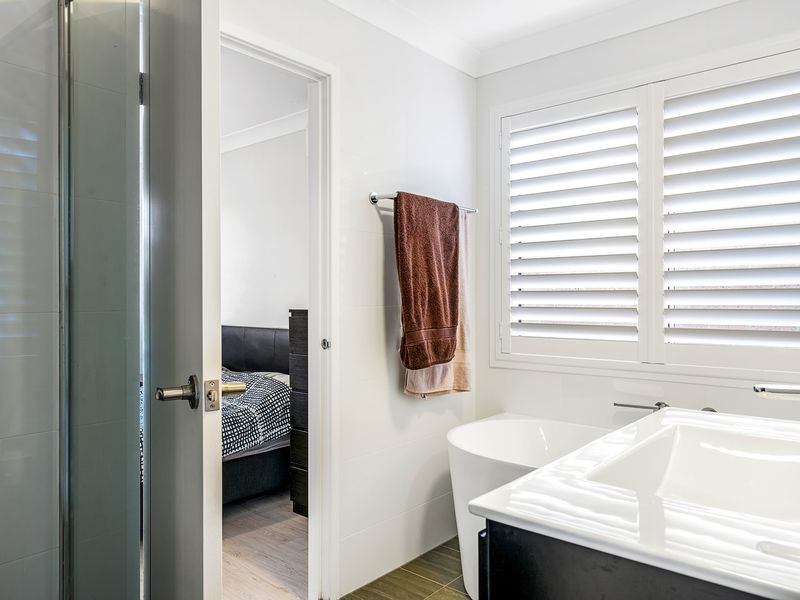 39 Canyon Drive, Stanhope Gardens