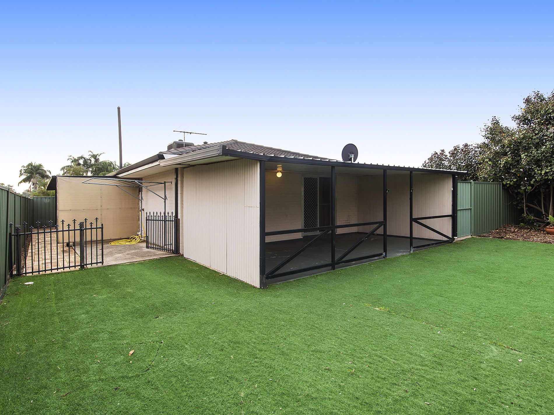 99 Queens Road, South Guildford