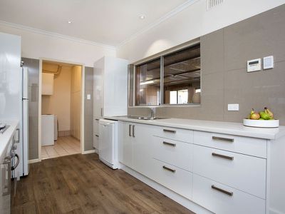 1 Carnegie Crescent, Netley