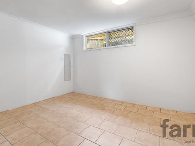 27 Golden Crescent, Southport