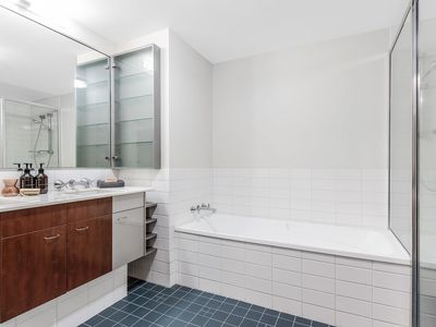 1106 / 172 Grey St, South Brisbane