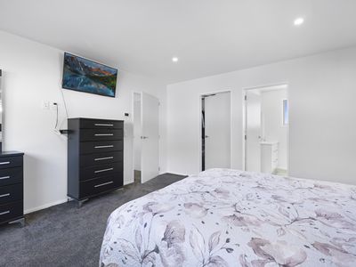 179 Mclintock Street North, Johnsonville