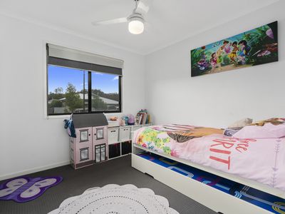 8 Pinnacles Drive, Glass House Mountains