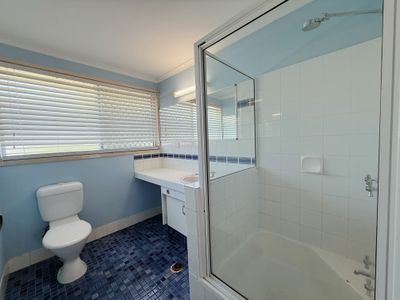 2 / 9  Chauvel Court, Boyne Island