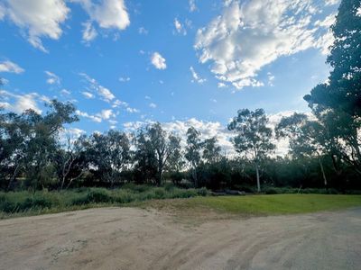 2 MURRAY STREET, Moulamein