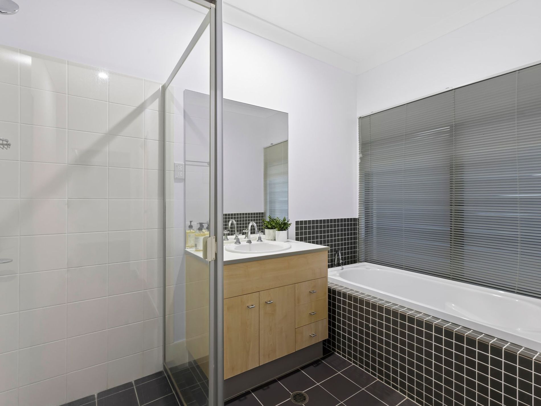 15 Hawksbury Crescent, Wakerley