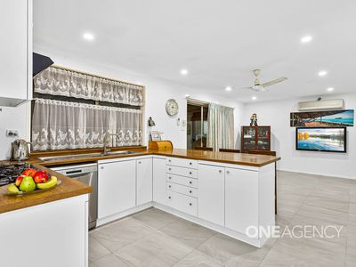 6 Honeysuckle Place, Albion Park Rail