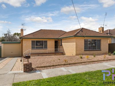 1 Cambrian Court, Flora Hill