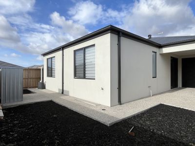 43 Pickering Crescent, Lara