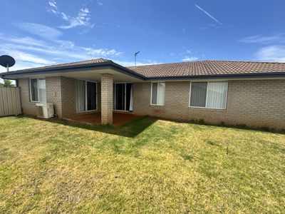 39 Frangipani Drive, Kingaroy