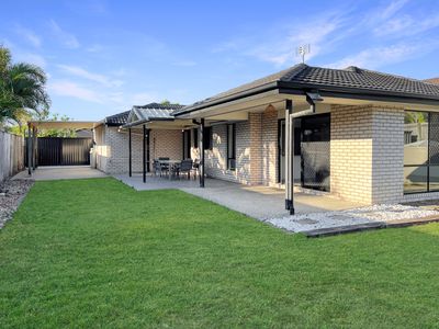 16 Tarrina Crescent, Pacific Pines