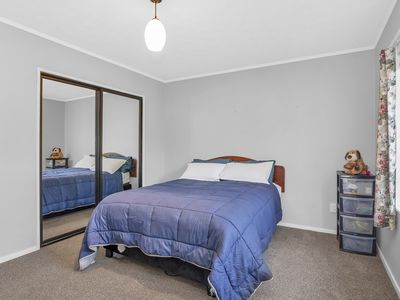 1 / 15 Pehi Kupa Street, Waikanae