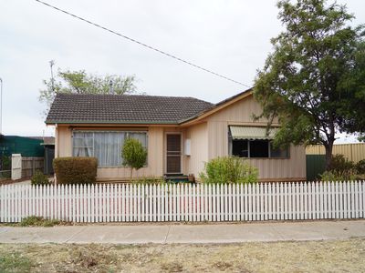 2 Bleakley Street, Horsham