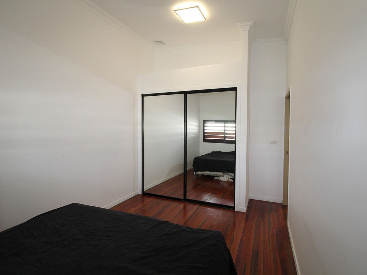 1 / 4 GRAU STREET, Atherton