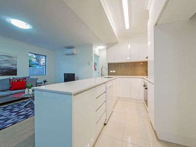 4/54 Yamboyna St, Manly