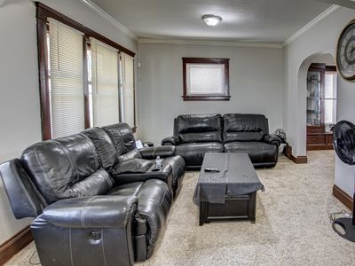 8422 Rosewood Avenue, Cleveland, OH, International
