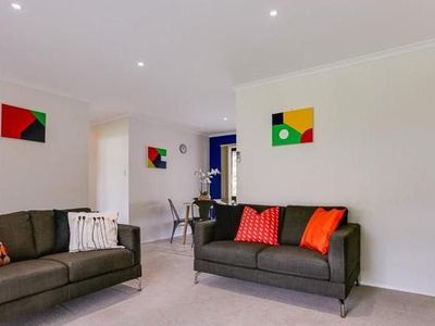 8 Woodlands Drive, Rochedale South