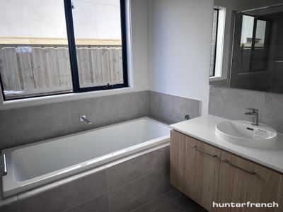 44 Warhawke Road, Aintree